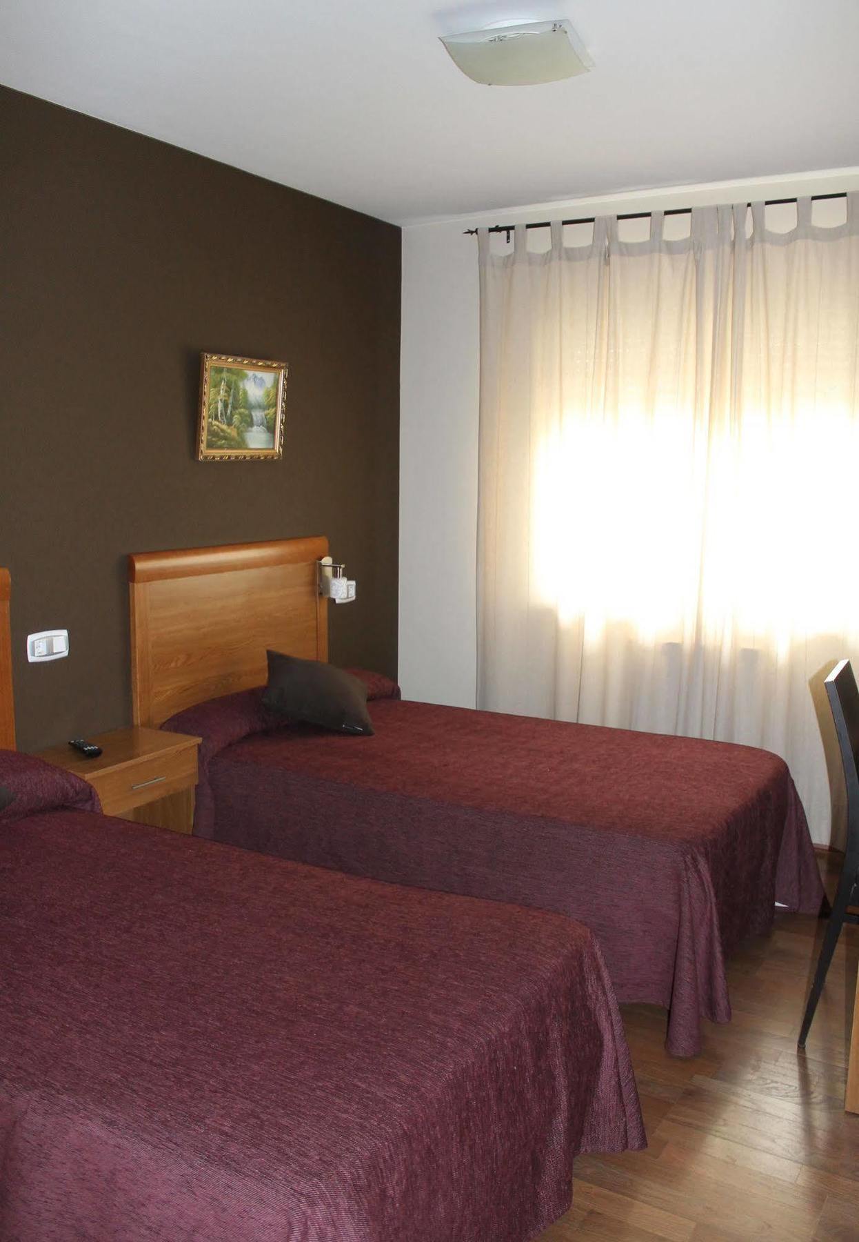 Hotel Dpcristal à Sarria Extérieur photo